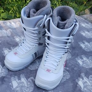 ThirtyTwo Women's Snowboard Boots 7.5